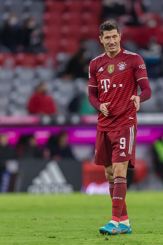 亚博体育- 莱万多夫斯基vs内马尔