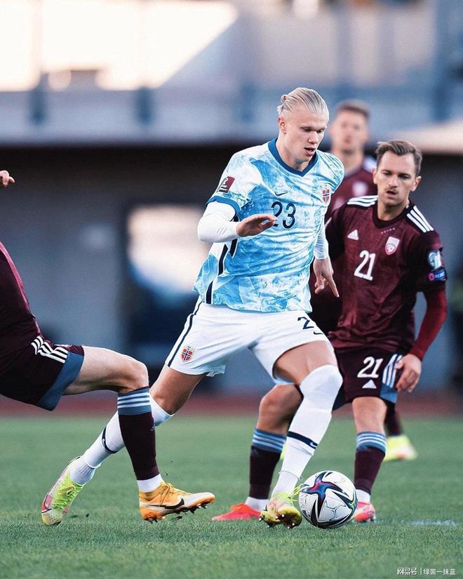 YABO-哈兰德回归赛场,战术调整首场状态亮眼,公牛观众沸腾!的简单介绍